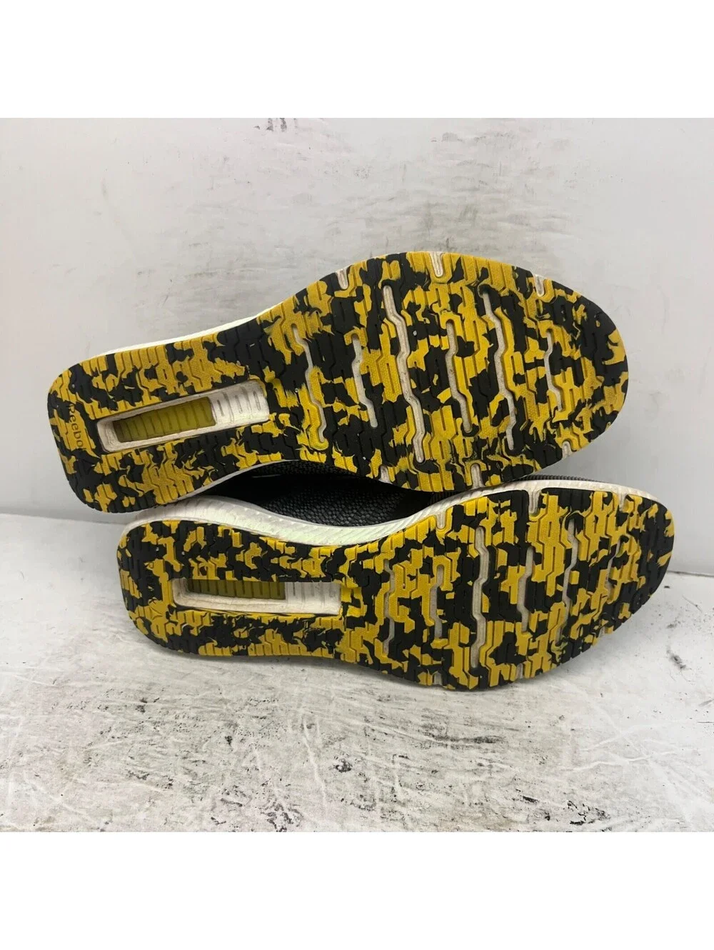 Reebok Men's Split Fuel Athletic Sneakers DV4370 Grey/Yellow Size 8.5M